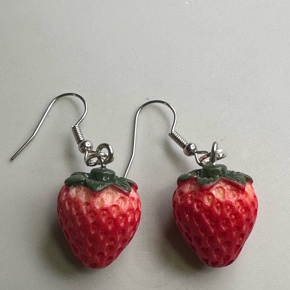 Handmade Strawberry Earrings 🍓